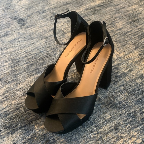 Black platforms 👠 - Picture 3 of 10